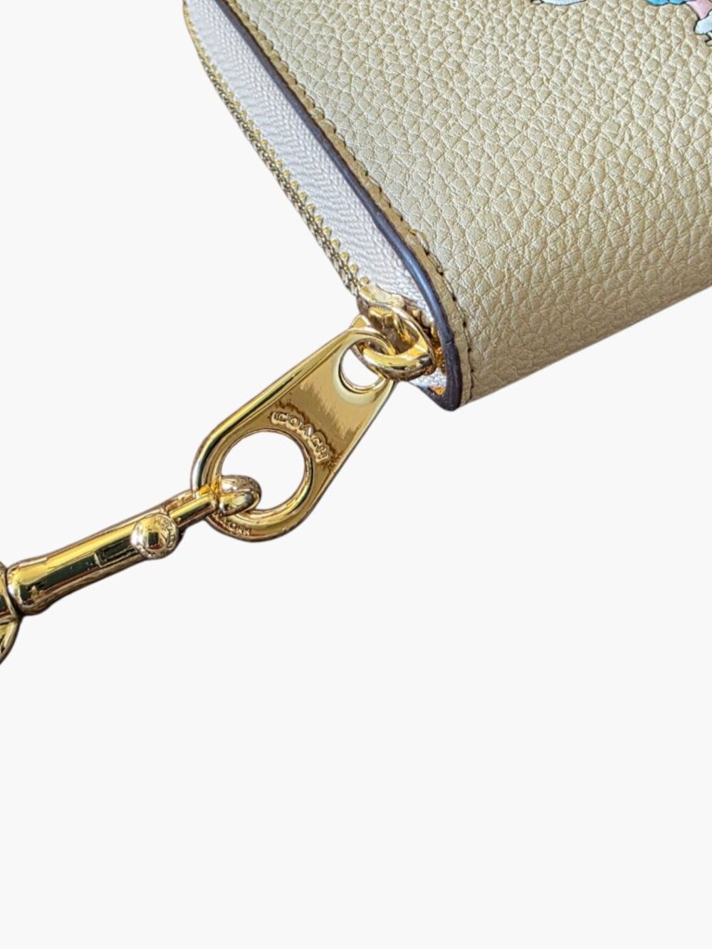 Coach x Peanuts Snoopy Long Zip Around Wallet Ivory Leather NWOT Wristlet - Picture 11 of 16